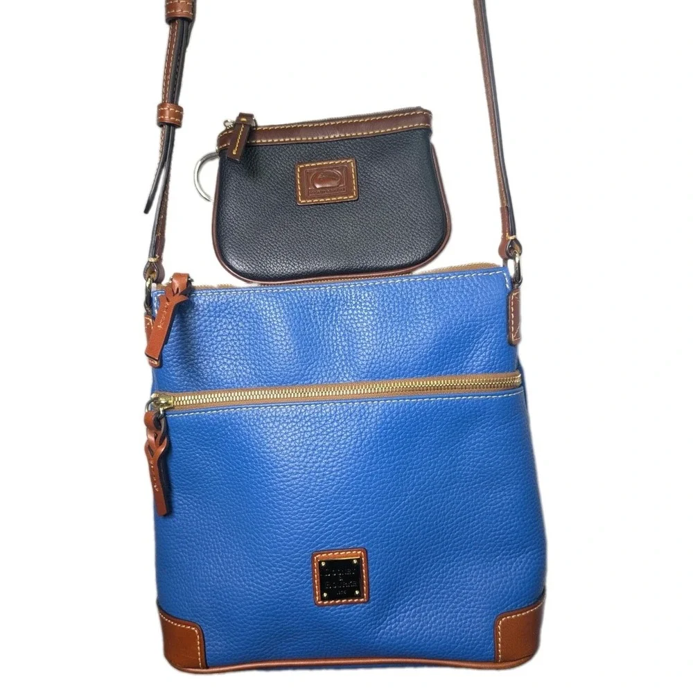 Dooney & Bourke Adjustable Crossbody & Pouch NWOT Blue Pebbled Leather Purse